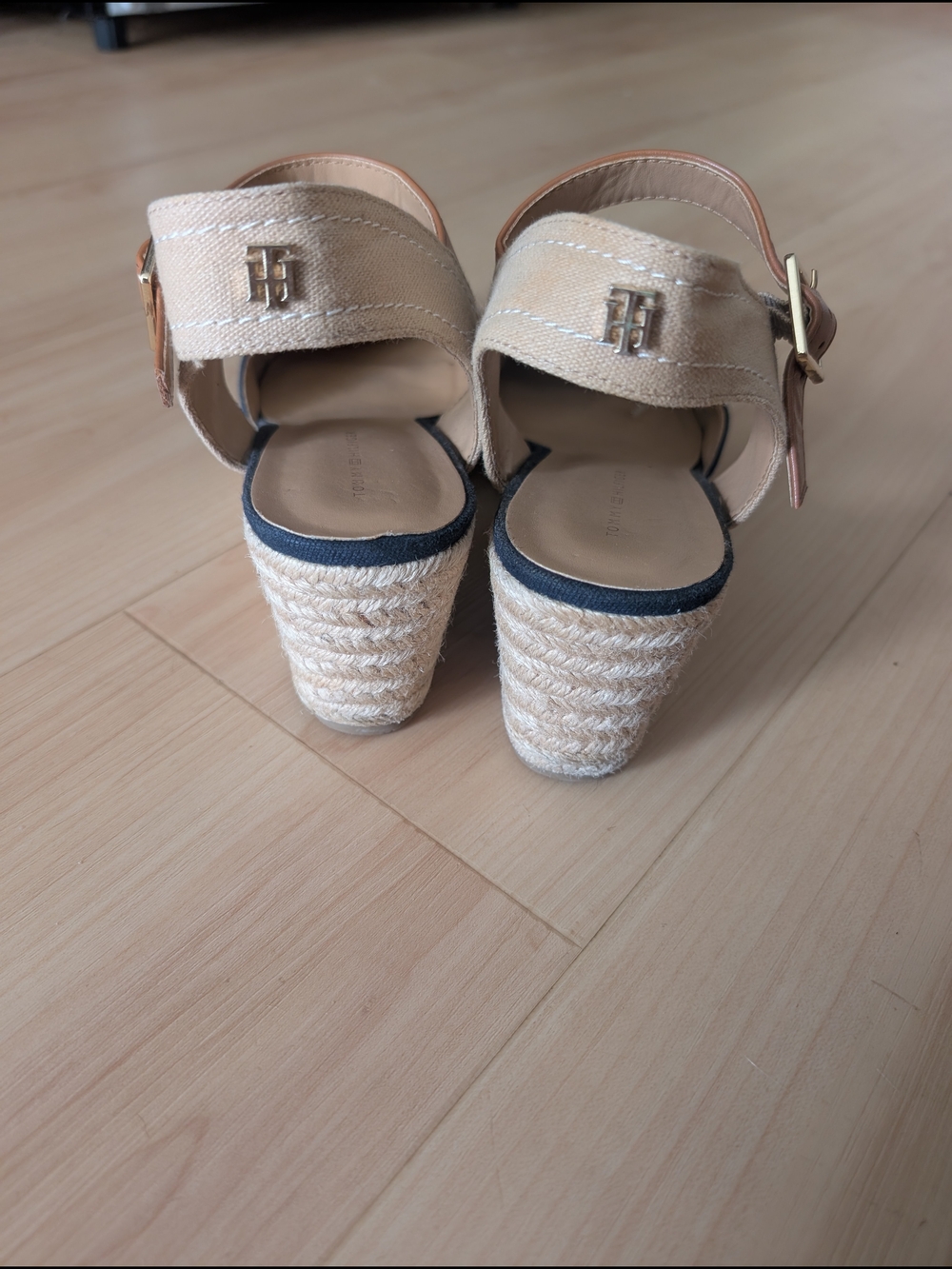 Tommy Hilfiger Women's Nilsa Wedge Navy Canvas Espadrille Sandal Size 9.5 - Picture 7 of 8